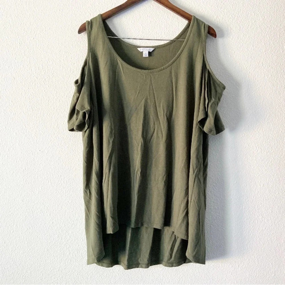 Green Cold Shoulder Short Sleeve Hi-Lo Top 2X Boutique - Picture 1 of 7